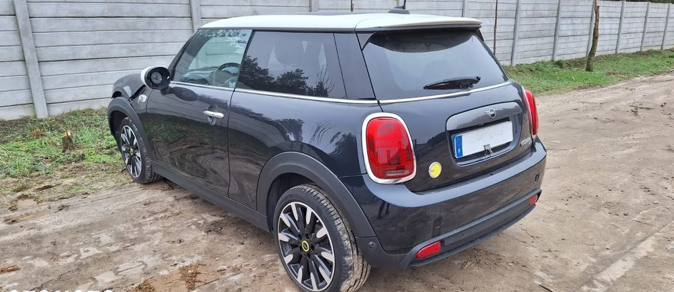 MINI Cooper cena 42900 przebieg: 21000, rok produkcji 2020 z Chodzież małe 106